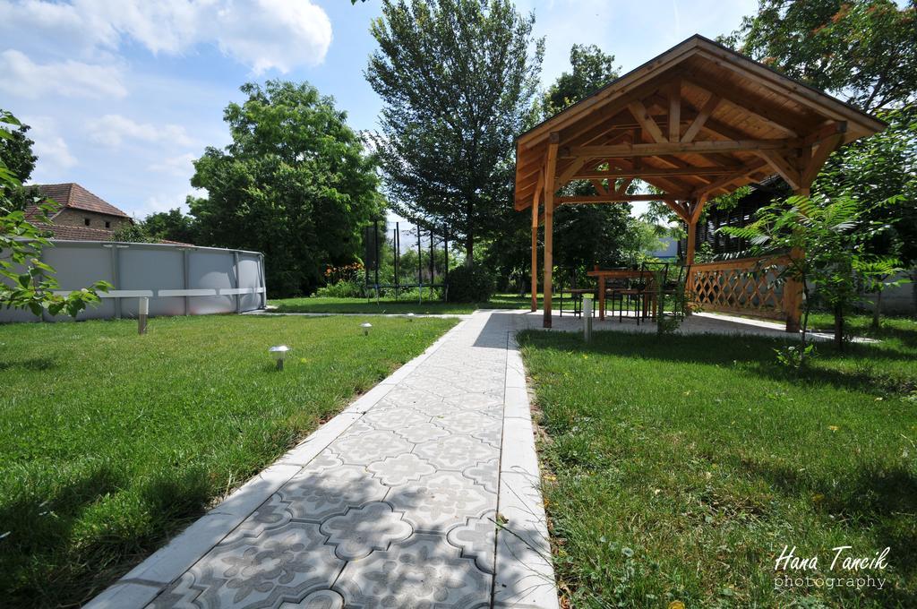 Apartments Svetlica Бачки Петровац Екстериор снимка